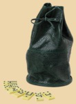 Домино Викинг тёмно-зелёное (мешочек из натуральной кожи с тиснением)